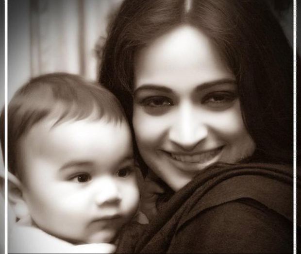 actress-noor-with-daughter